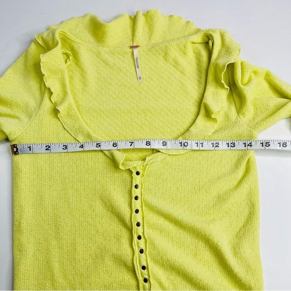 Free people deep v neck crop top ruffle button up lime green yellow size XS - Picture 6 of 8